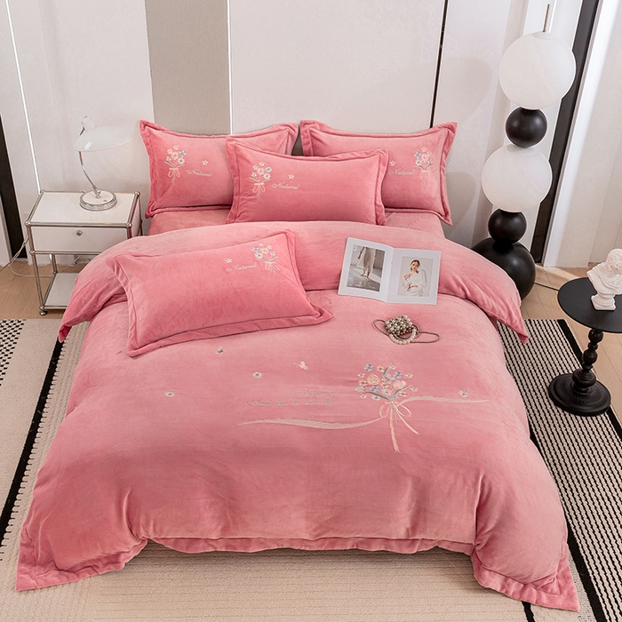 91家纺网 家纺一手货源 找家纺 绒博士 2025新款220g高克重博士绒秋冬保暖四件套--倾城之恋 倾城之恋   粉色