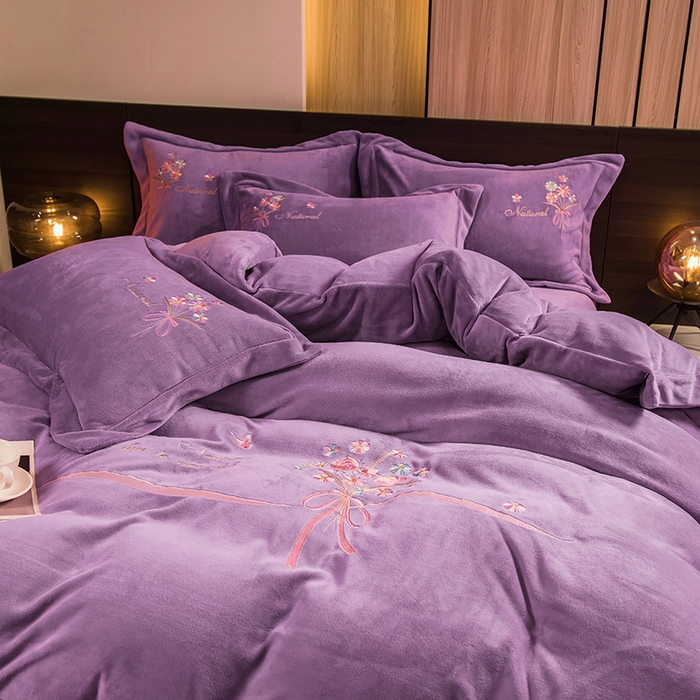 91家纺网 家纺一手货源 找家纺 绒博士 2025新款220g高克重博士绒秋冬保暖四件套--倾城之恋 倾城之恋   香芋紫