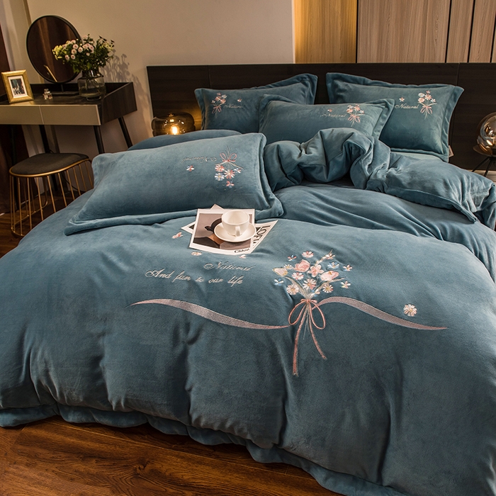 91家纺网 家纺一手货源 找家纺 绒博士 2025新款220g高克重博士绒秋冬保暖四件套--倾城之恋 倾城之恋-青兰绿