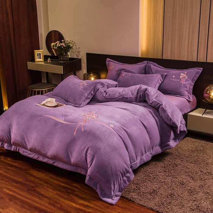 91家纺网 家纺一手货源 找家纺 绒博士 2025新款220g高克重博士绒秋冬保暖四件套--倾城之恋 倾城之恋   香芋紫