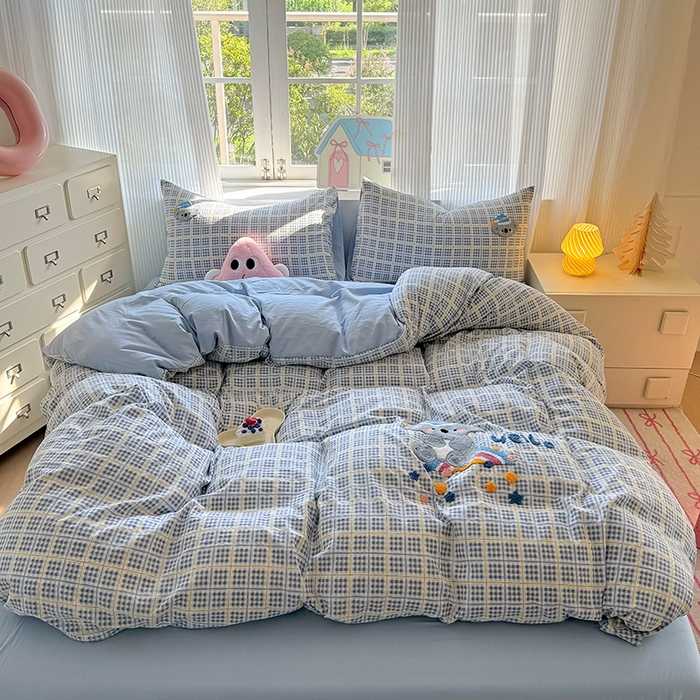 91家纺网 家纺一手货源 找家纺 沃朴家居 2025新款萌趣水洗棉毛巾绣四件套 彩虹考拉