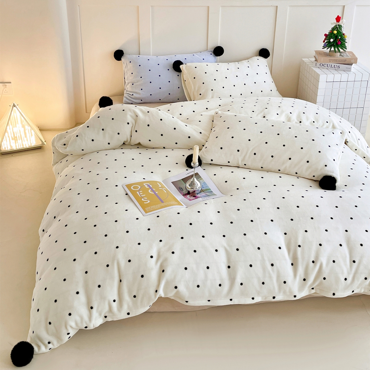 91家纺网 家纺一手货源 找家纺 丽涵家纺 2025秋冬新品混搭波点牛奶绒四件套-拍摄风格一 波点-奶白