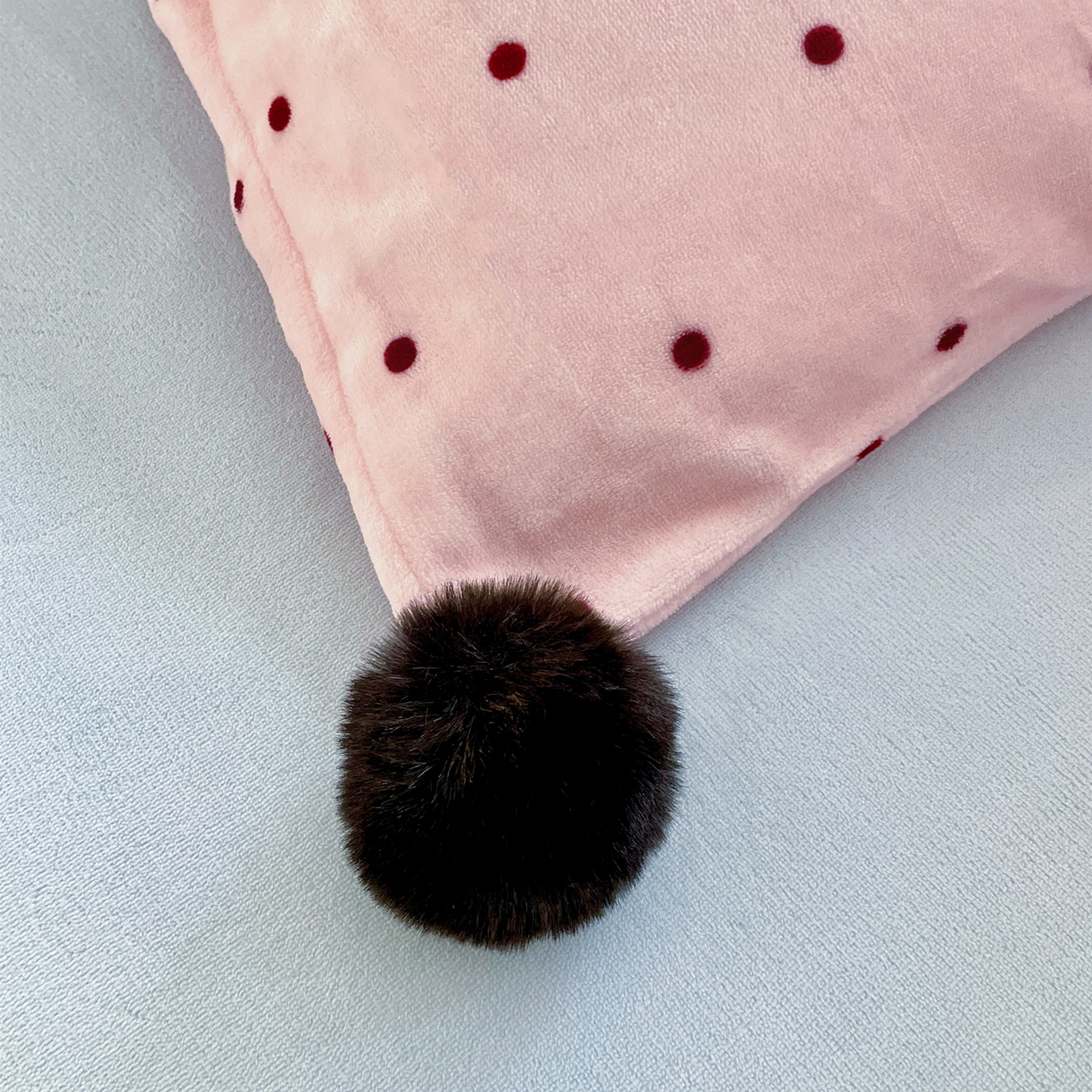 91家纺网 家纺一手货源 找家纺 丽涵家纺 2025秋冬新品混搭波点牛奶绒四件套-拍摄风格一 波点-粉色