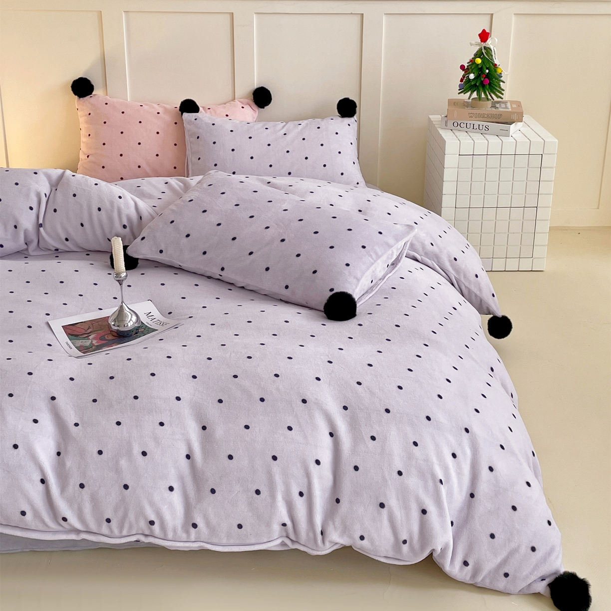 91家纺网 家纺一手货源 找家纺 （总）丽涵家纺 2025秋冬新品混搭波点牛奶绒四件套-拍摄风格一