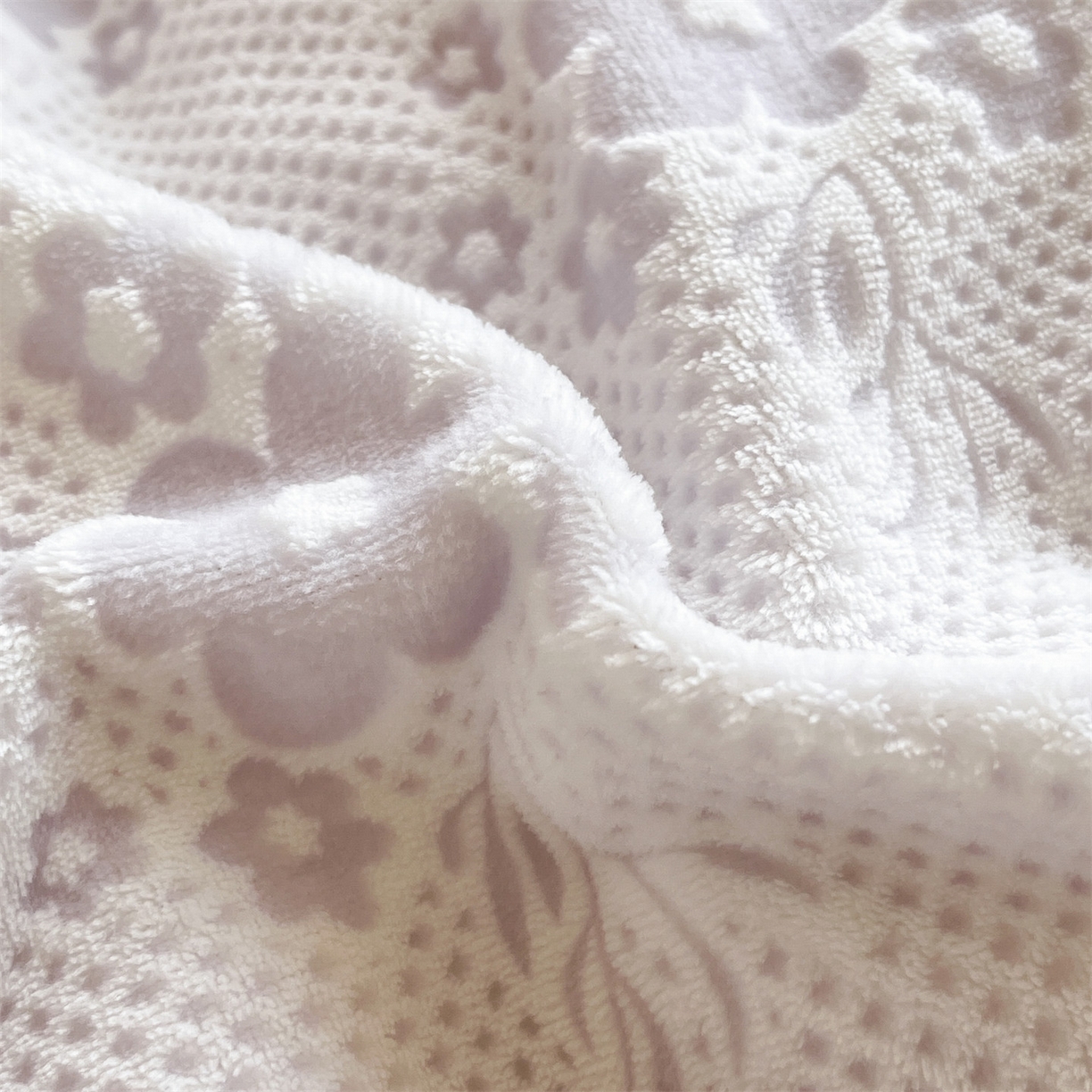 91家纺网 家纺一手货源 找家纺 （总）梦幻之城 2025新款雕花绒牛奶绒系列四件套-花琦