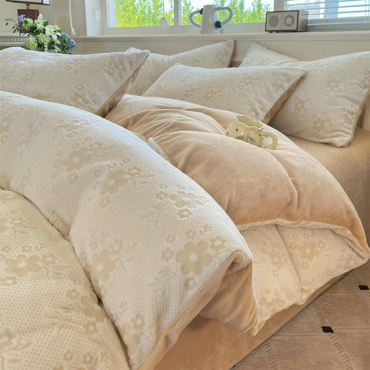 梦幻之城 2025新款雕花绒牛奶绒系列四件套-花琦 花琦-香槟色