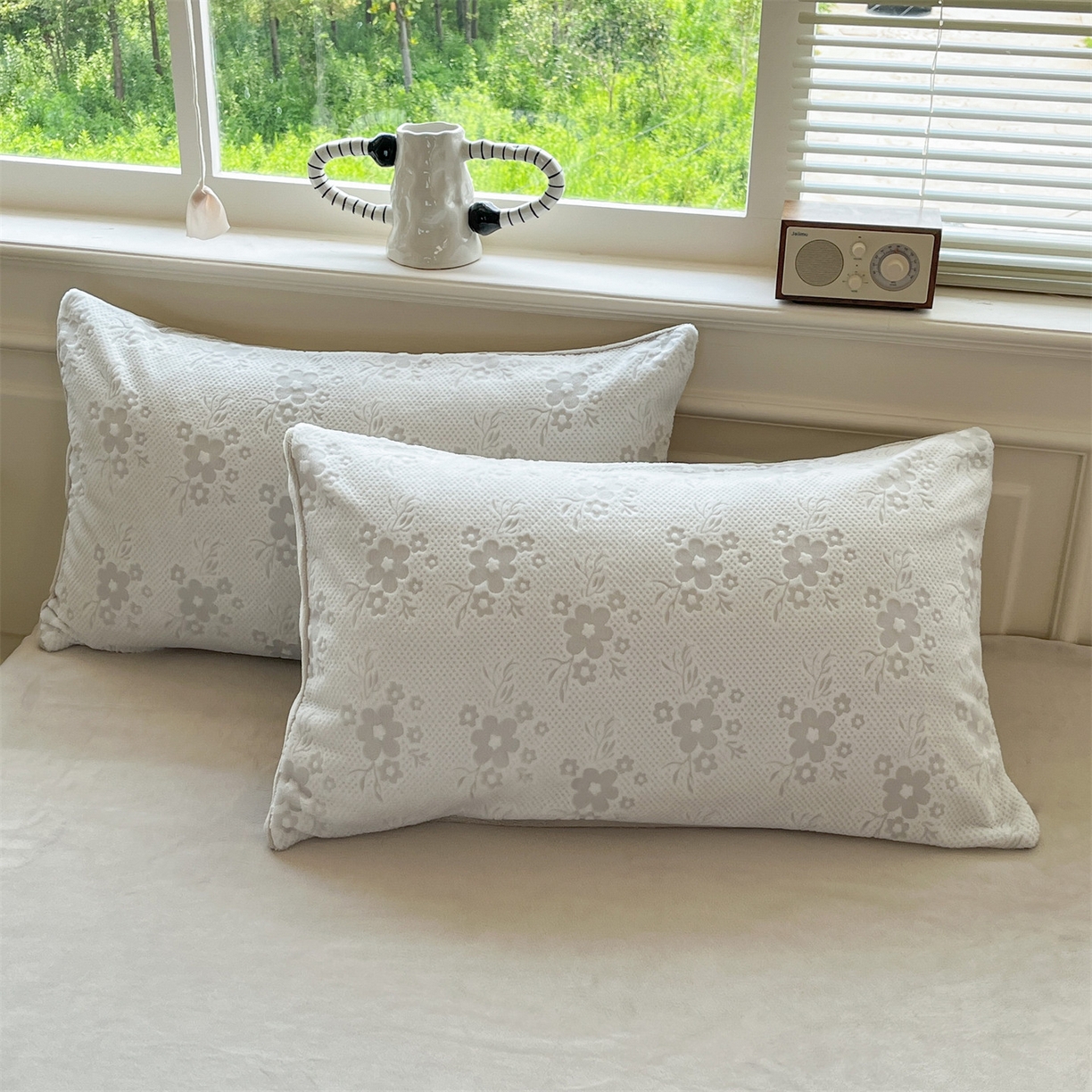 91家纺网 家纺一手货源 找家纺 梦幻之城 2025新款雕花绒牛奶绒系列四件套-花琦 花琦-香草灰