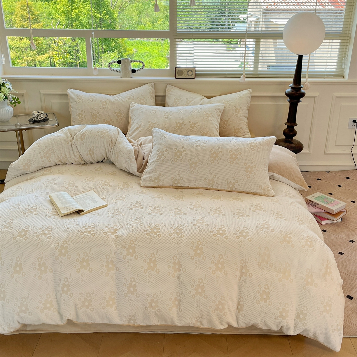 91家纺网 家纺一手货源 找家纺 梦幻之城 2025新款雕花绒牛奶绒系列四件套-花琦 花琦-香槟色