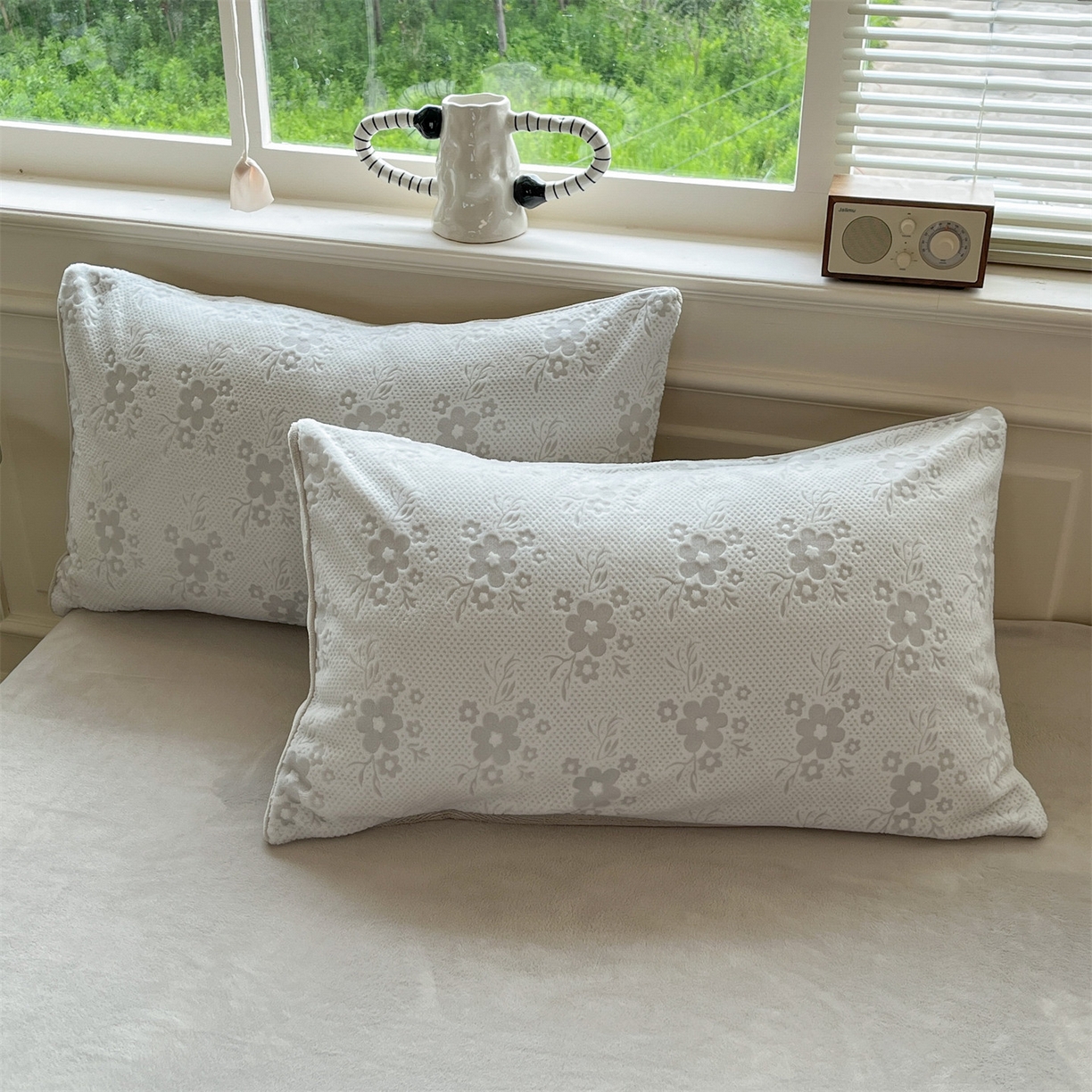 91家纺网 家纺一手货源 找家纺 梦幻之城 2025新款雕花绒牛奶绒系列四件套-花琦 花琦-香草灰