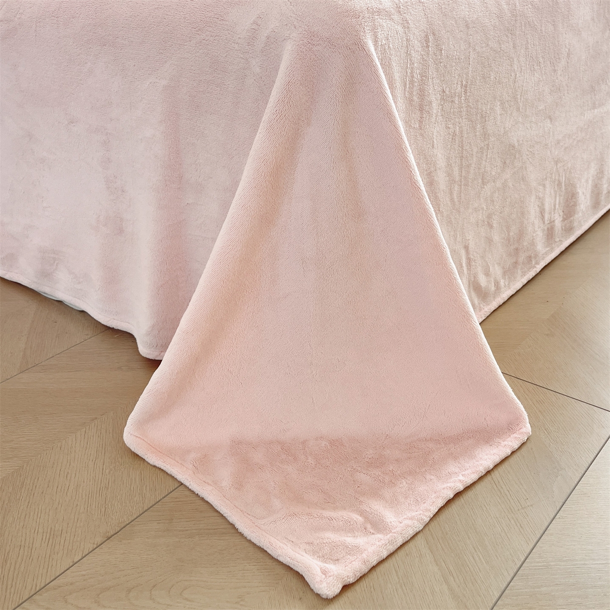 91家纺网 家纺一手货源 找家纺 梦幻之城 2025新款雕花绒牛奶绒系列四件套-花琦 花琦-靓粉