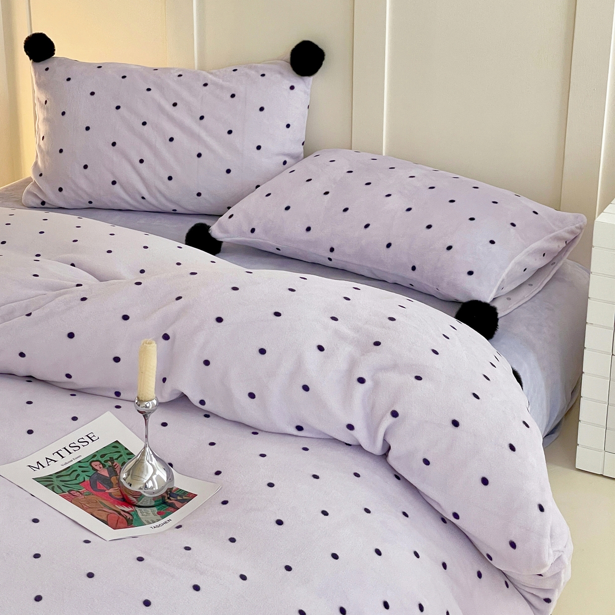 91家纺网 家纺一手货源 找家纺 丽涵家纺 2025秋冬新品混搭波点牛奶绒四件套-拍摄风格一 波点-紫色