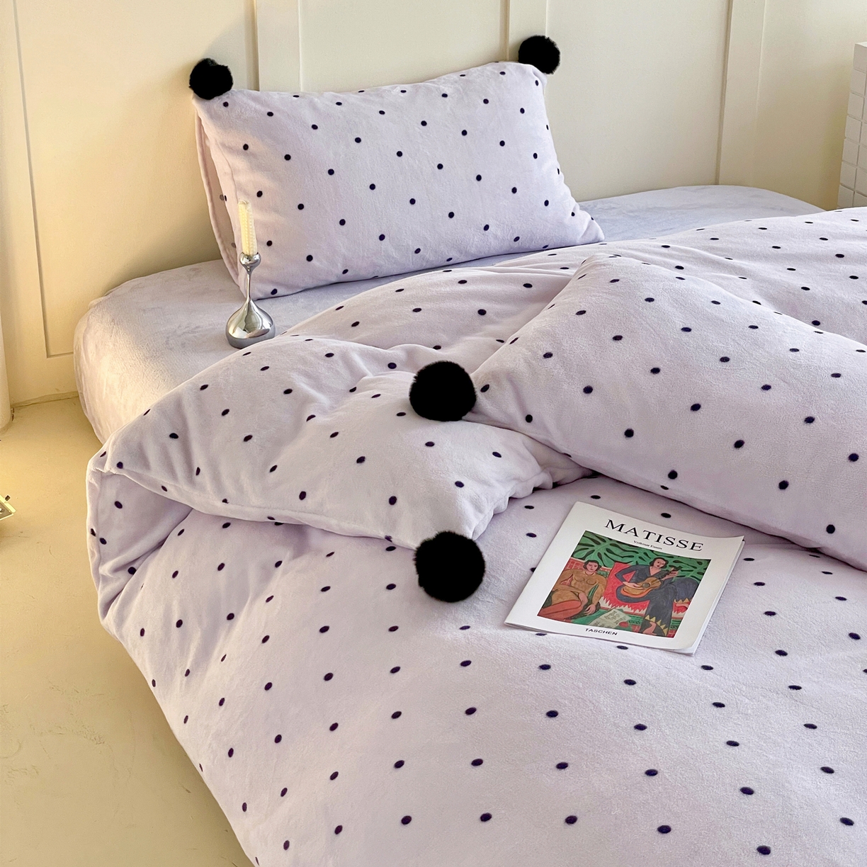 91家纺网 家纺一手货源 找家纺 丽涵家纺 2025秋冬新品混搭波点牛奶绒四件套-拍摄风格一 波点-紫色