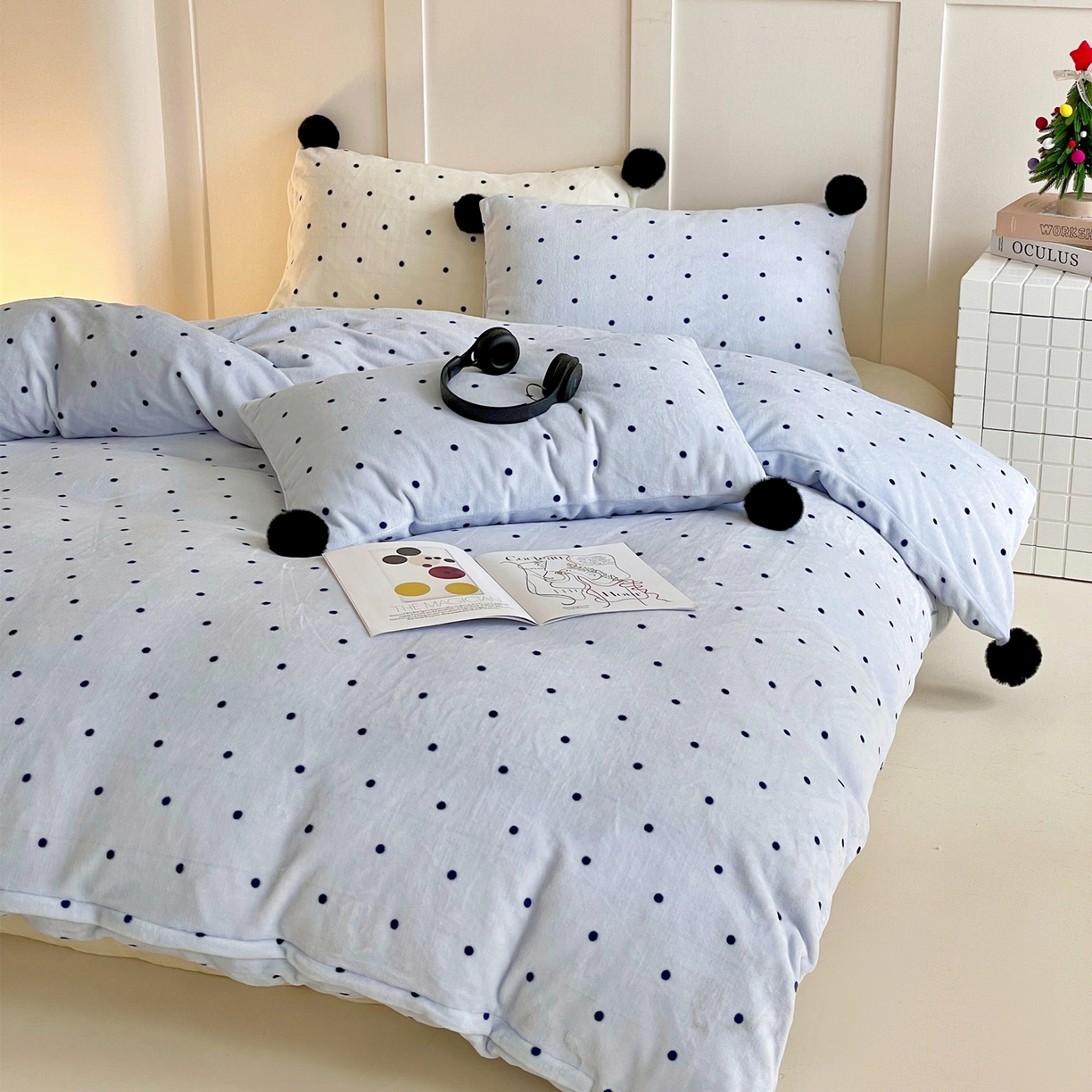 91家纺网 家纺一手货源 找家纺 丽涵家纺 2025秋冬新品混搭波点牛奶绒四件套-拍摄风格一 波点-蓝色