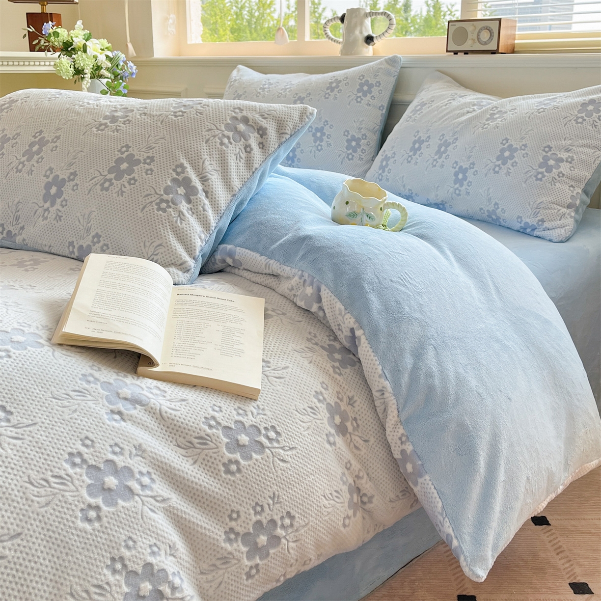 91家纺网 家纺一手货源 找家纺 梦幻之城 2025新款雕花绒牛奶绒系列四件套-花琦 花琦-天空蓝