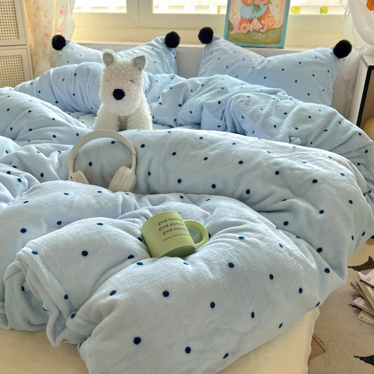 91家纺网 家纺一手货源 找家纺 丽涵家纺 2025秋冬新品混搭波点牛奶绒四件套三件套-拍摄风格二 波点-蓝色