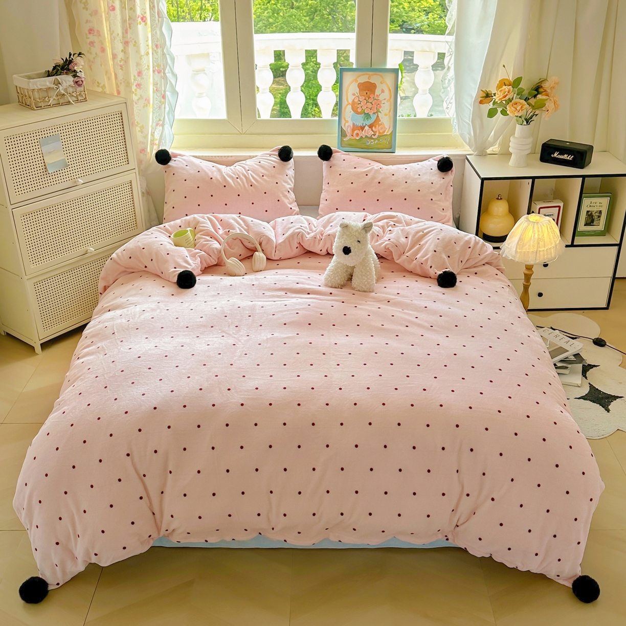 91家纺网 家纺一手货源 找家纺 丽涵家纺 2025秋冬新品混搭波点牛奶绒四件套三件套-拍摄风格二 波点-粉色