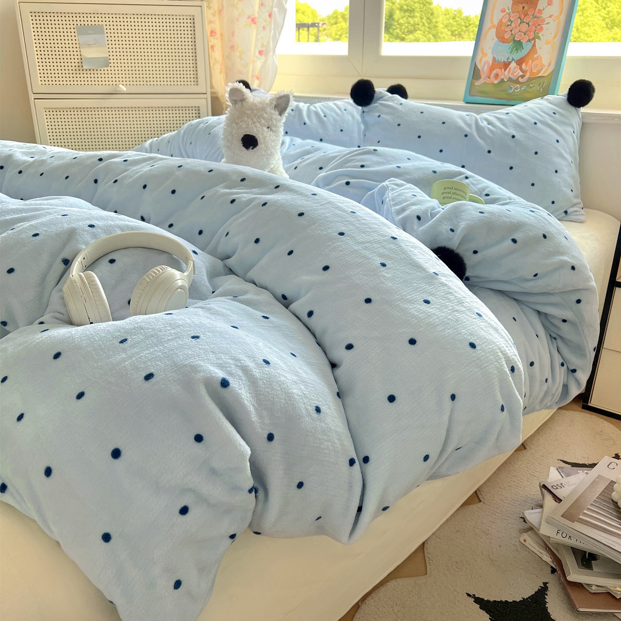 91家纺网 家纺一手货源 找家纺 丽涵家纺 2025秋冬新品混搭波点牛奶绒四件套三件套-拍摄风格二 波点-蓝色