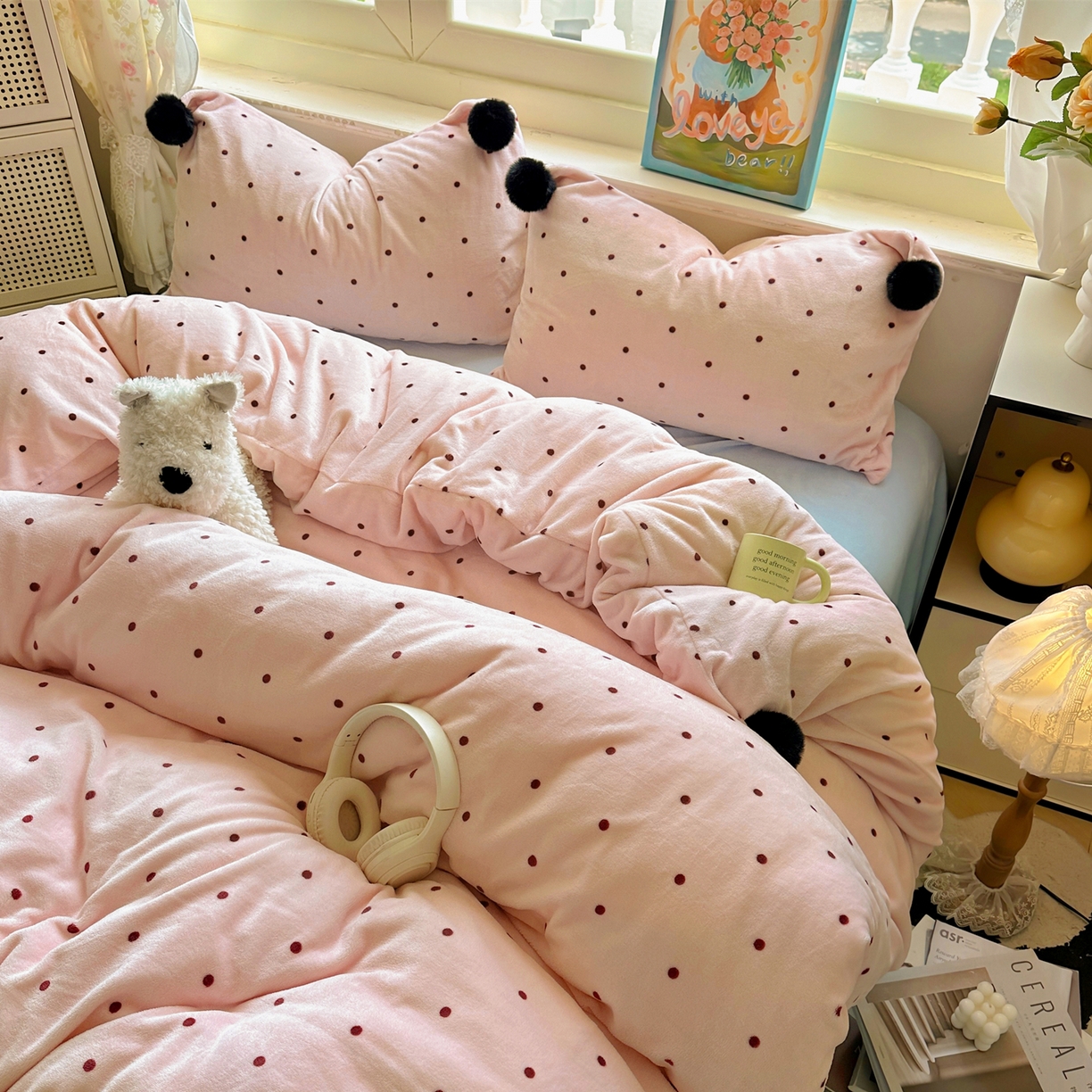 91家纺网 家纺一手货源 找家纺 （总）丽涵家纺 2025秋冬新品混搭波点牛奶绒四件套三件套-拍摄风格二