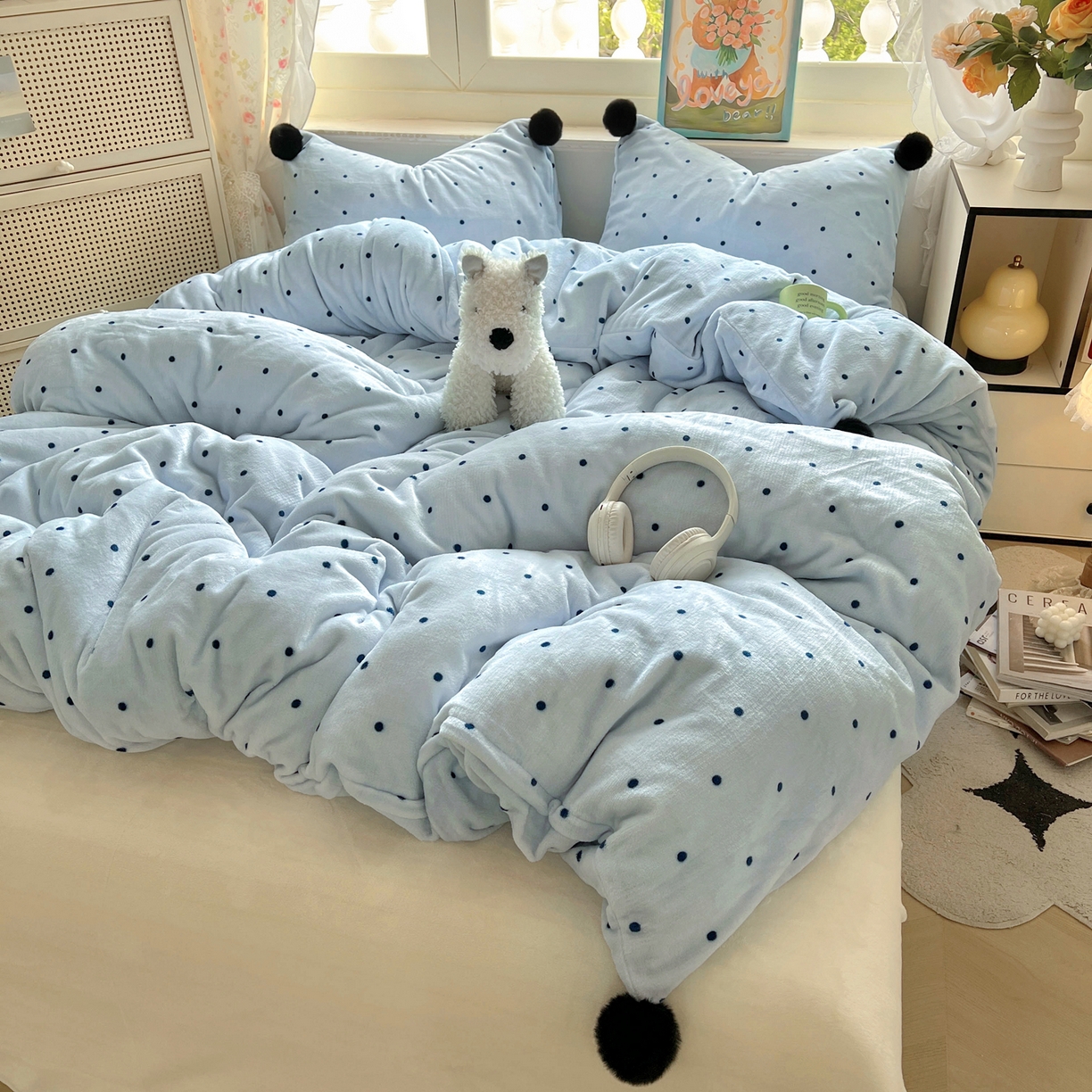 91家纺网 家纺一手货源 找家纺 丽涵家纺 2025秋冬新品混搭波点牛奶绒四件套三件套-拍摄风格二 波点-蓝色