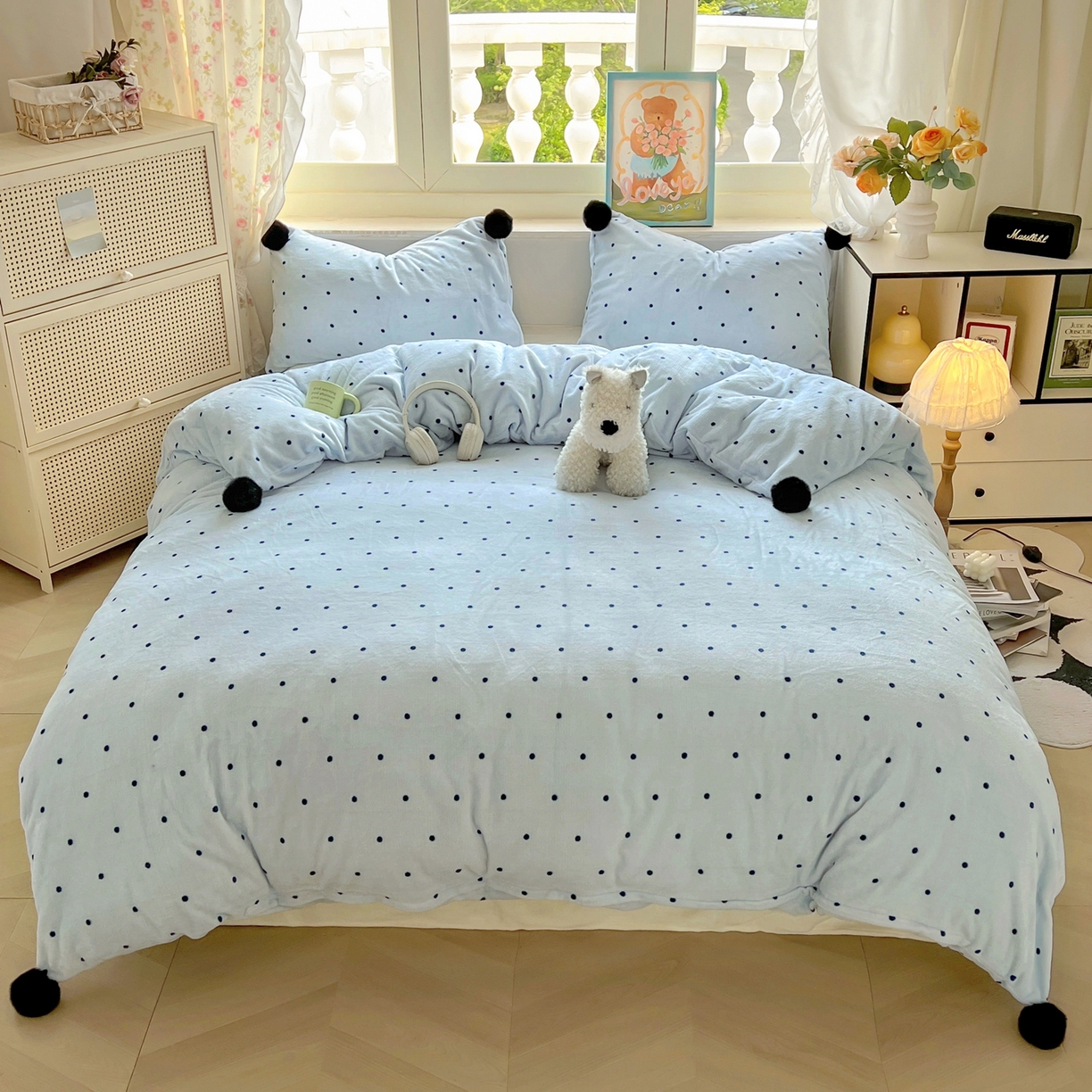 91家纺网 家纺一手货源 找家纺 丽涵家纺 2025秋冬新品混搭波点牛奶绒四件套三件套-拍摄风格二 波点-蓝色