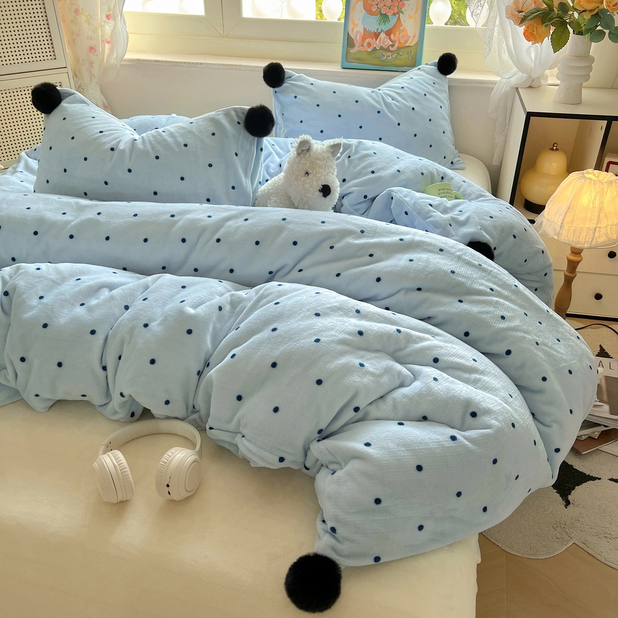 91家纺网 家纺一手货源 找家纺 丽涵家纺 2025秋冬新品混搭波点牛奶绒四件套三件套-拍摄风格二 波点-蓝色