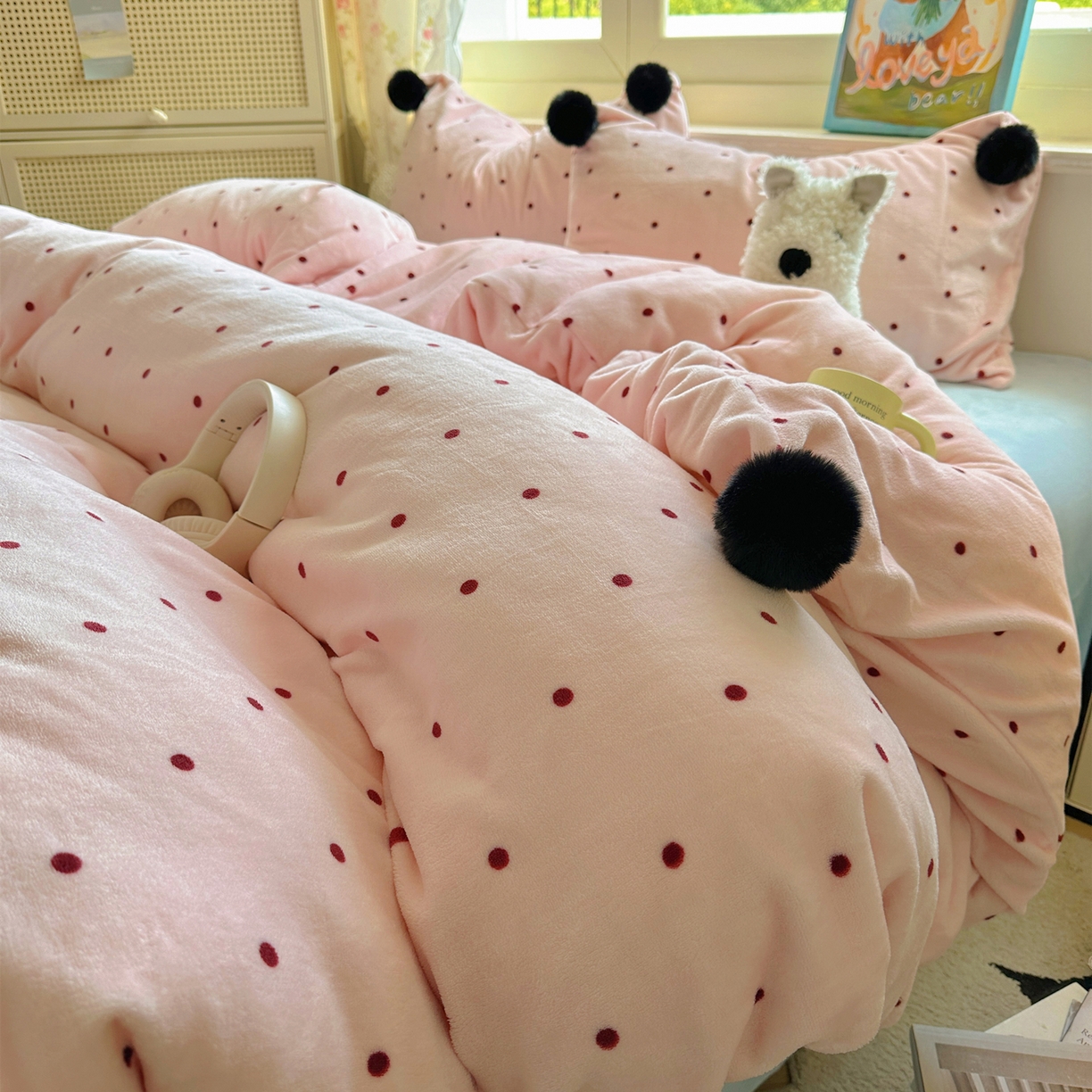 91家纺网 家纺一手货源 找家纺 丽涵家纺 2025秋冬新品混搭波点牛奶绒四件套三件套-拍摄风格二 波点-粉色