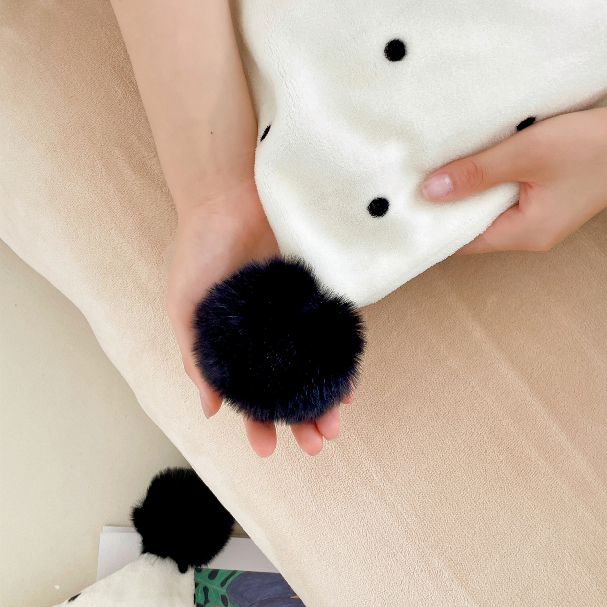 91家纺网 家纺一手货源 找家纺 丽涵家纺 2025秋冬新品混搭波点牛奶绒四件套-拍摄风格一 波点-奶白