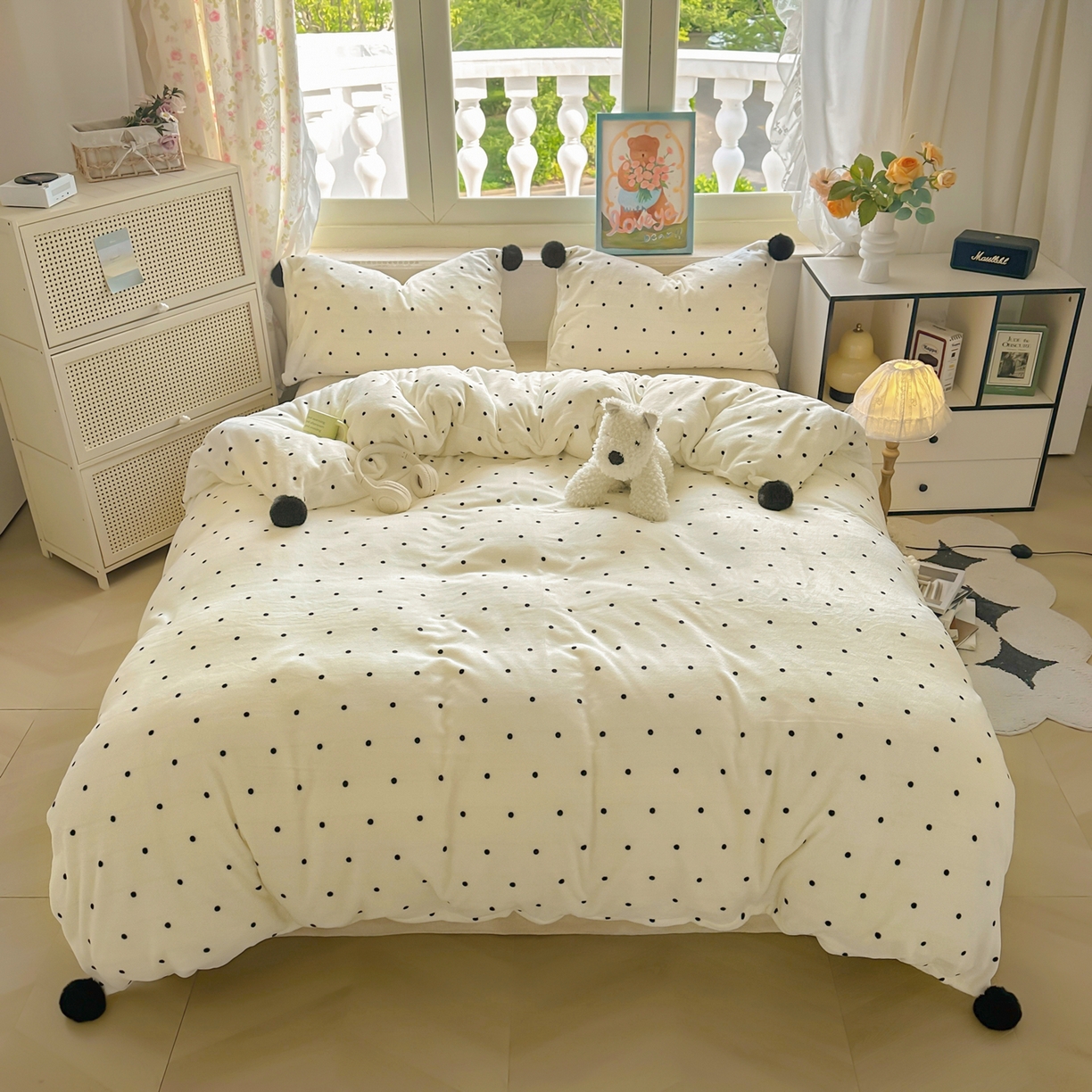 91家纺网 家纺一手货源 找家纺 丽涵家纺 2025秋冬新品混搭波点牛奶绒四件套三件套-拍摄风格二 波点-奶白