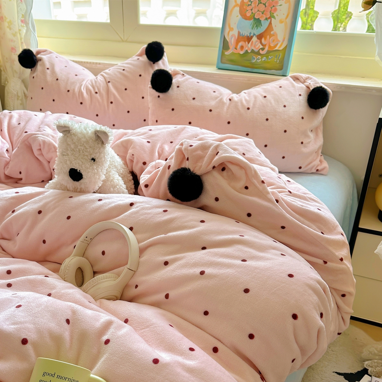 91家纺网 家纺一手货源 找家纺 丽涵家纺 2025秋冬新品混搭波点牛奶绒四件套三件套-拍摄风格二 波点-粉色