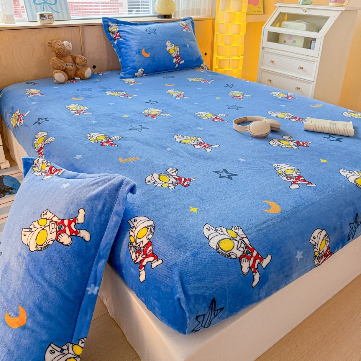 91家纺网 家纺一手货源 找家纺 名兮-2025经典奥特曼-三丽鸥高克重印花牛奶绒床笠 艾斯