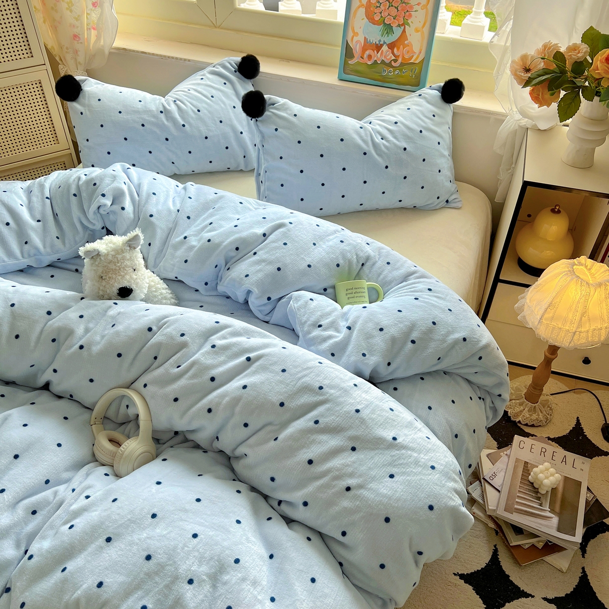 91家纺网 家纺一手货源 找家纺 丽涵家纺 2025秋冬新品混搭波点牛奶绒四件套三件套-拍摄风格二 波点-蓝色