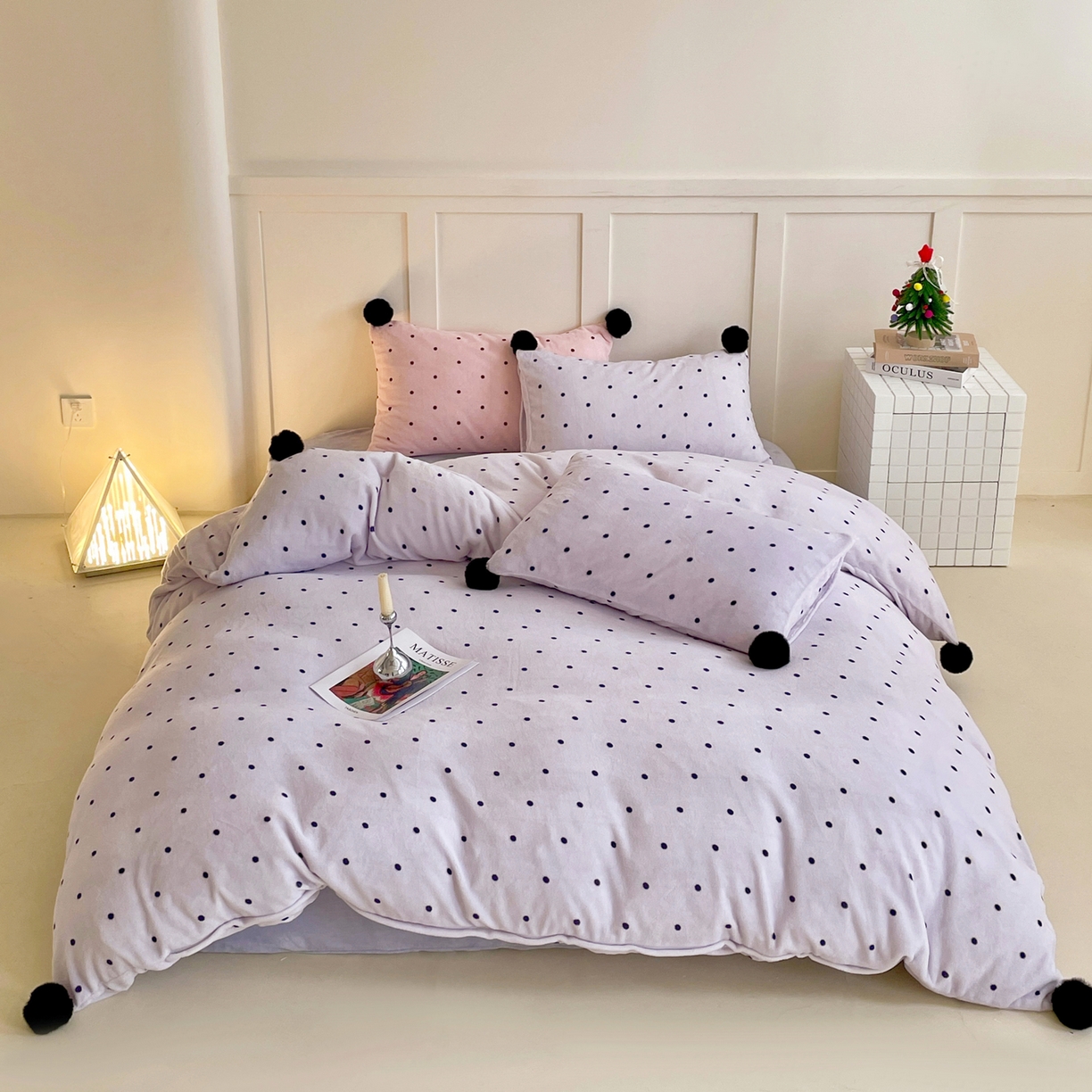 91家纺网 家纺一手货源 找家纺 （总）丽涵家纺 2025秋冬新品混搭波点牛奶绒四件套-拍摄风格一