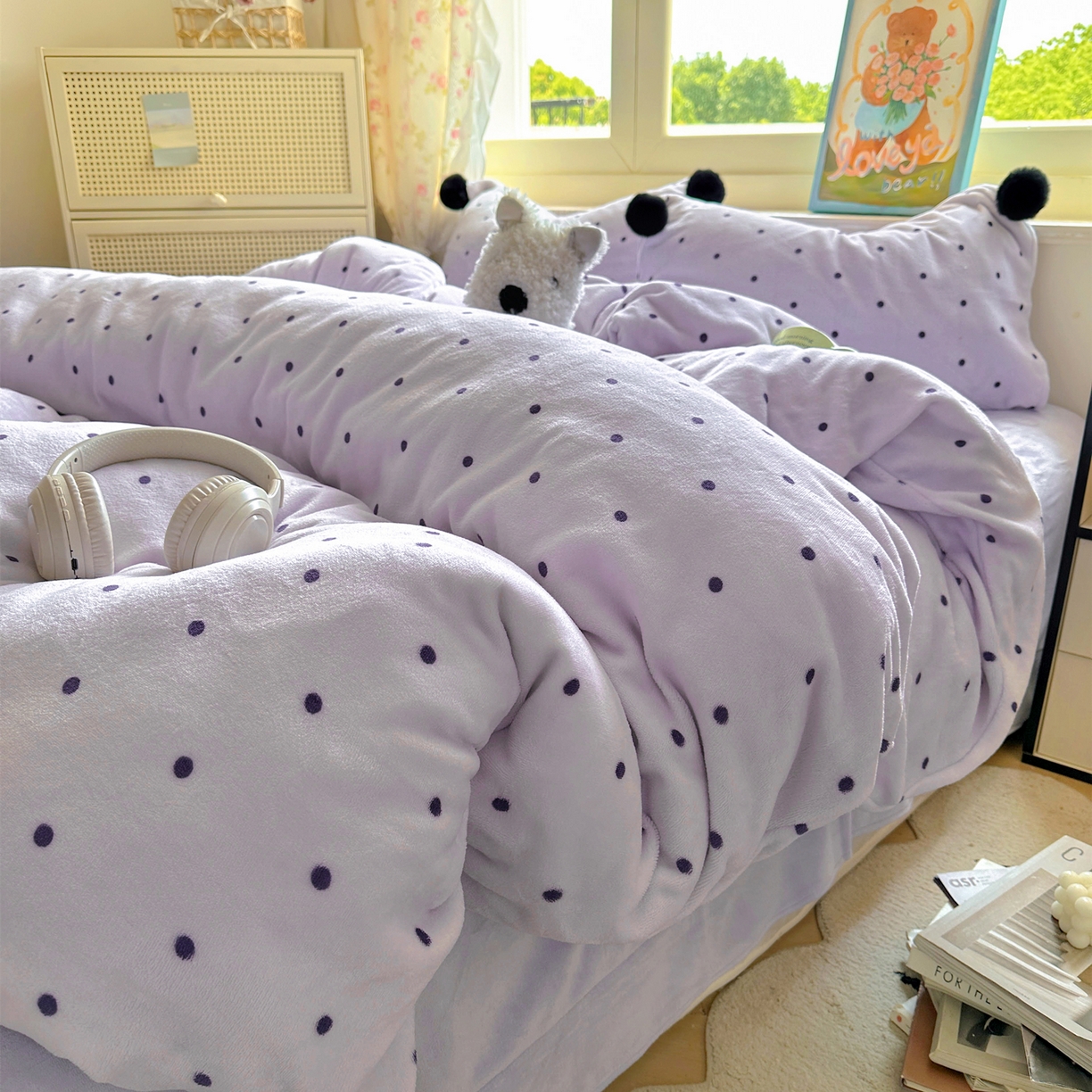 91家纺网 家纺一手货源 找家纺 丽涵家纺 2025秋冬新品混搭波点牛奶绒四件套三件套-拍摄风格二 波点-紫色