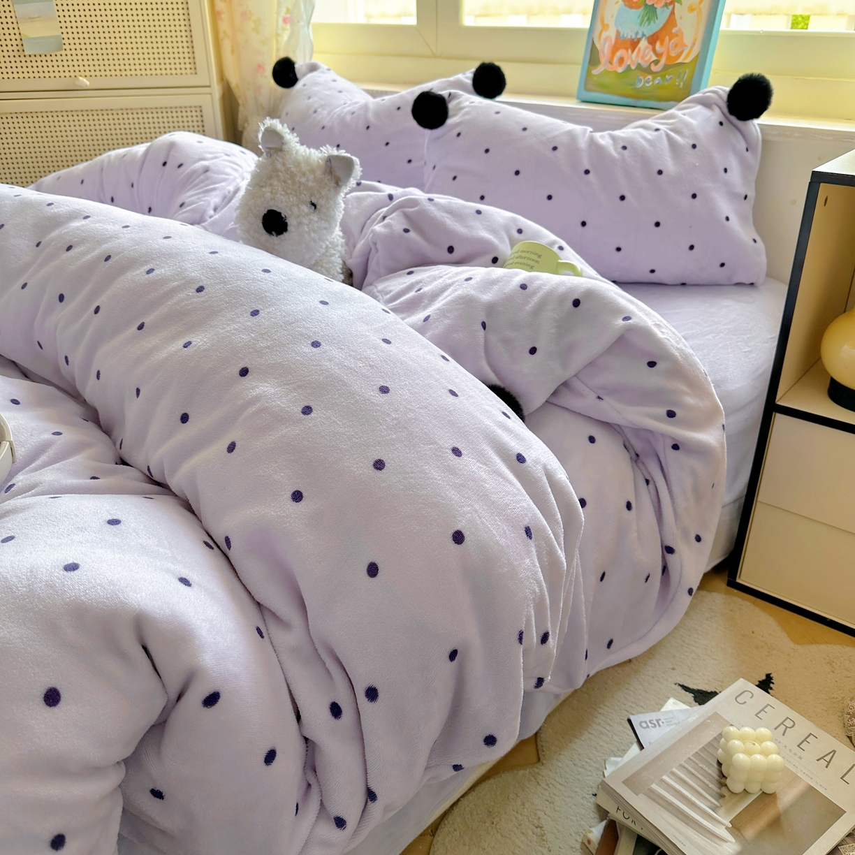 91家纺网 家纺一手货源 找家纺 丽涵家纺 2025秋冬新品混搭波点牛奶绒四件套三件套-拍摄风格二 波点-紫色