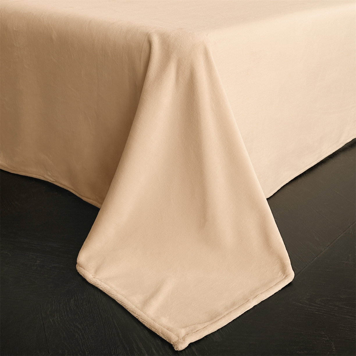 91家纺网 家纺一手货源 找家纺 梦幻之城 2025新款雕花牛奶绒系列四件套-蝶缦 蝶缦-香槟色