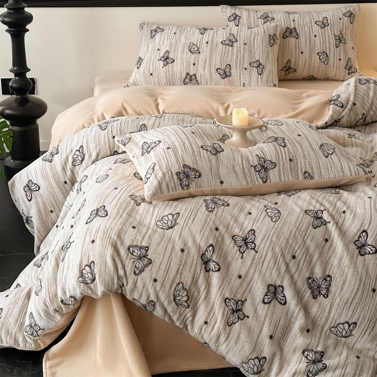 91家纺网 家纺一手货源 找家纺 梦幻之城 2025新款雕花牛奶绒系列四件套-蝶缦 蝶缦-香槟色