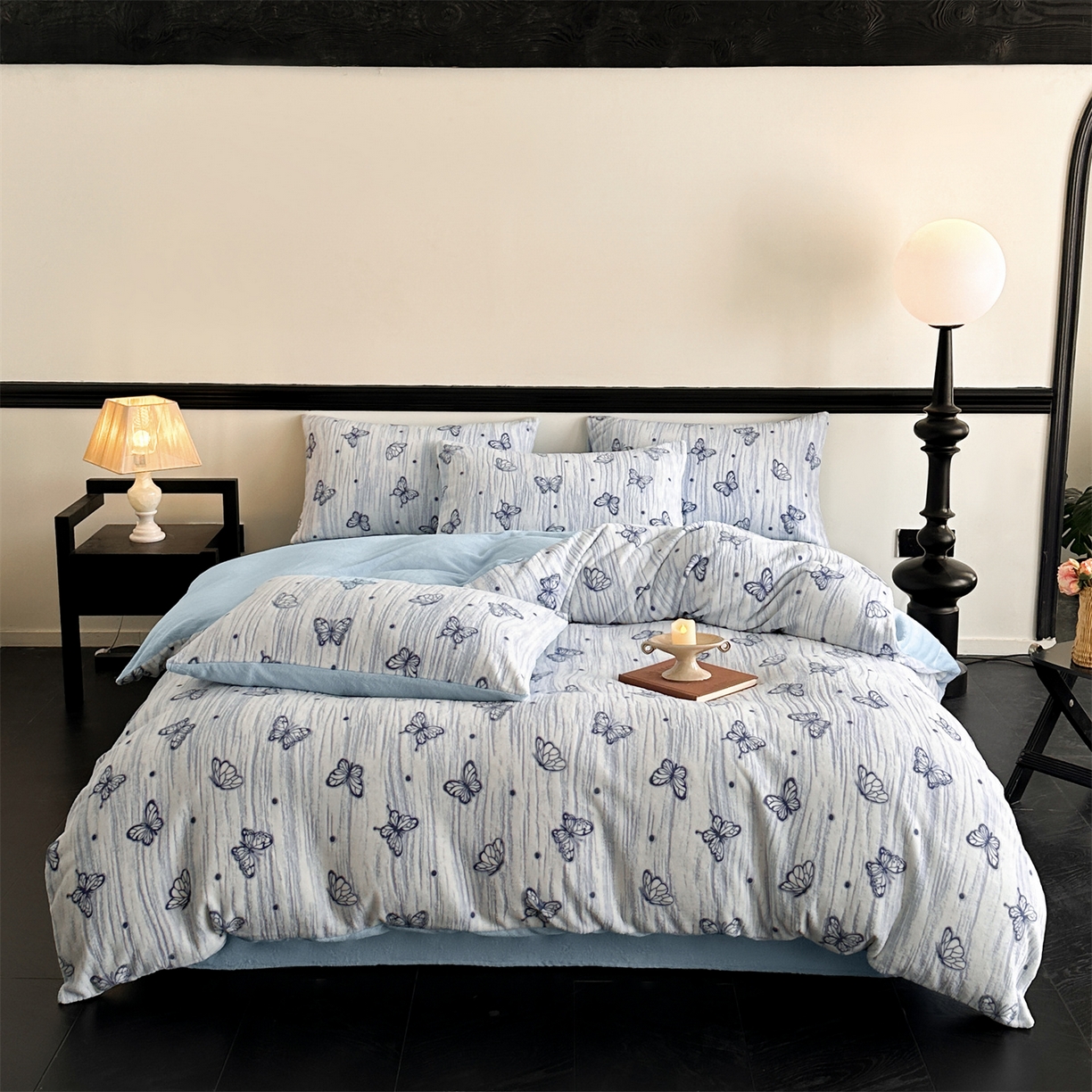 91家纺网 家纺一手货源 找家纺 梦幻之城 2025新款雕花牛奶绒系列四件套-蝶缦 蝶缦-天空蓝