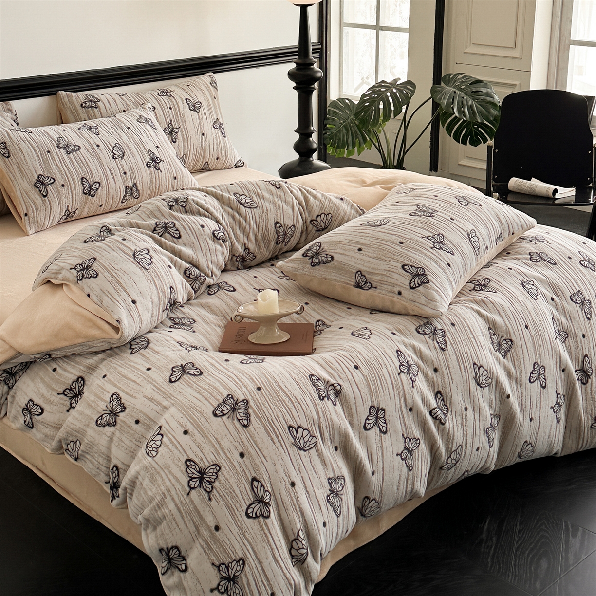 91家纺网 家纺一手货源 找家纺 梦幻之城 2025新款雕花牛奶绒系列四件套-蝶缦 蝶缦-香槟色