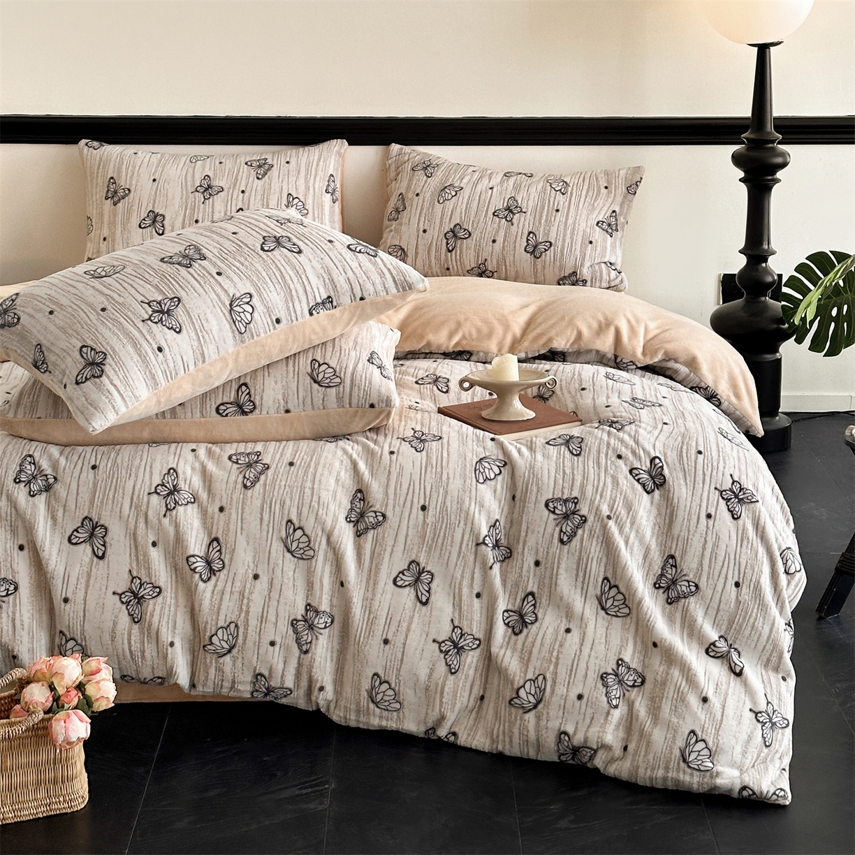 91家纺网 家纺一手货源 找家纺 梦幻之城 2025新款雕花牛奶绒系列四件套-蝶缦 蝶缦-香槟色