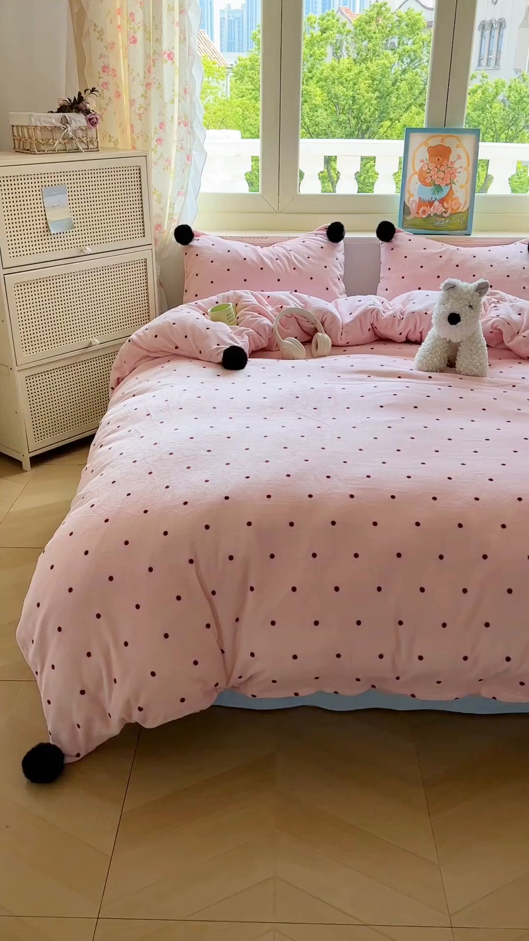 91家纺网 家纺一手货源 找家纺 丽涵家纺 2025秋冬新品混搭波点牛奶绒四件套三件套-拍摄风格二 波点-粉色