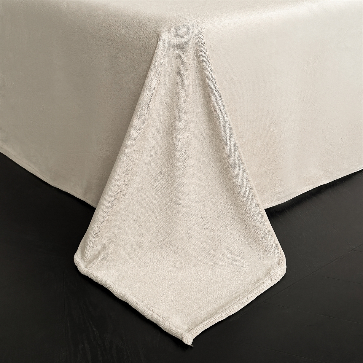 91家纺网 家纺一手货源 找家纺 梦幻之城 2025新款雕花牛奶绒系列四件套-蝶缦 蝶缦-香草灰