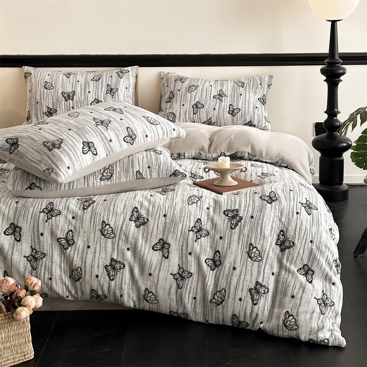 91家纺网 家纺一手货源 找家纺 梦幻之城 2025新款雕花牛奶绒系列四件套-蝶缦 蝶缦-香草灰