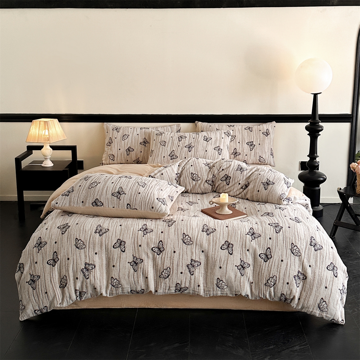 91家纺网 家纺一手货源 找家纺 梦幻之城 2025新款雕花牛奶绒系列四件套-蝶缦 蝶缦-香槟色