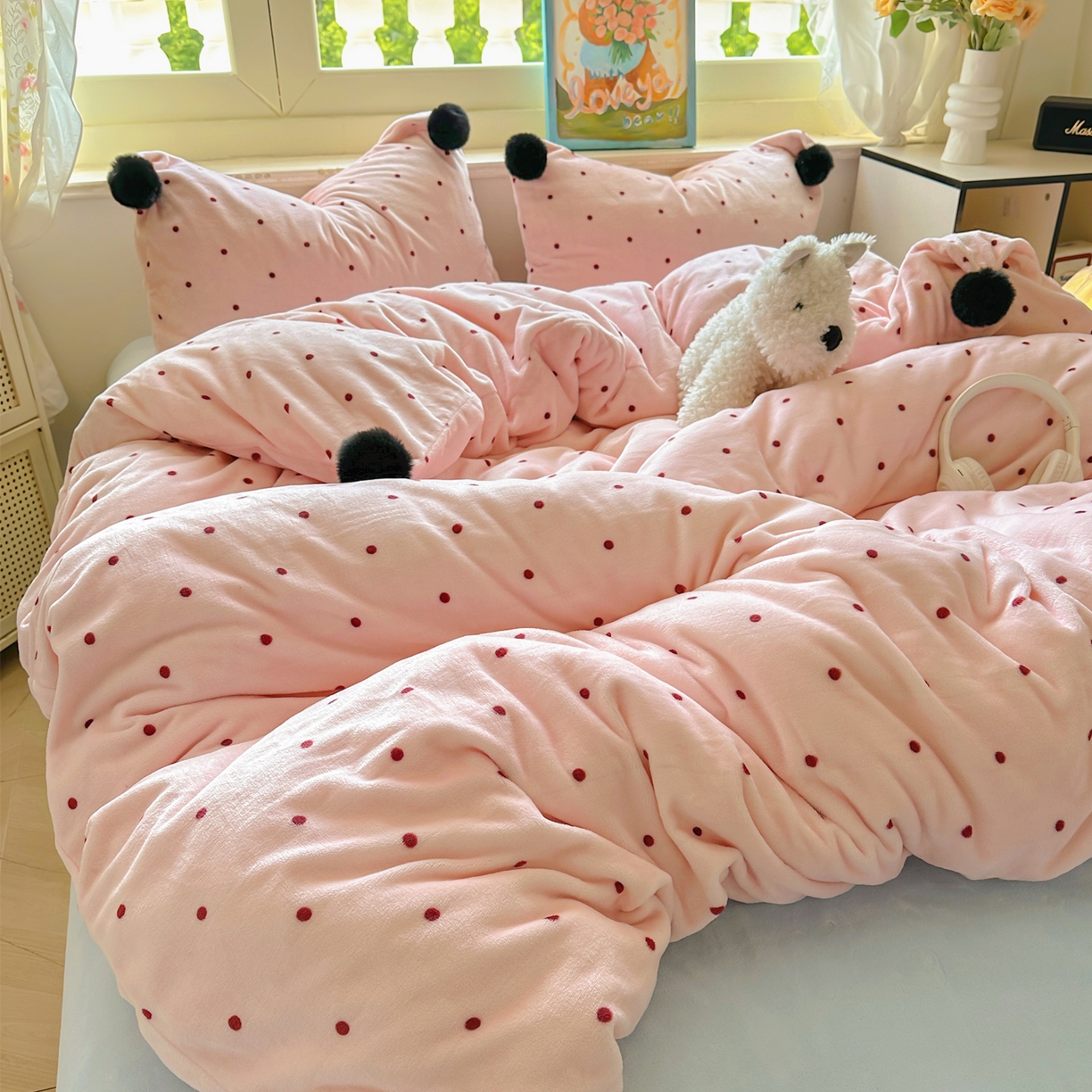 91家纺网 家纺一手货源 找家纺 丽涵家纺 2025秋冬新品混搭波点牛奶绒四件套三件套-拍摄风格二 波点-粉色