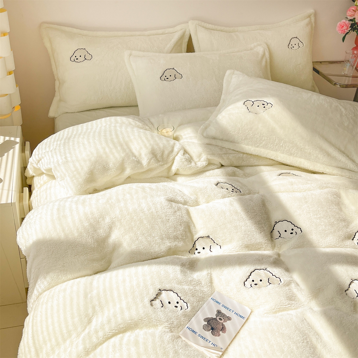 91家纺网 家纺一手货源 找家纺 （总）梦幻之城 2025新款北极绒绣花系列四件套-萌宠