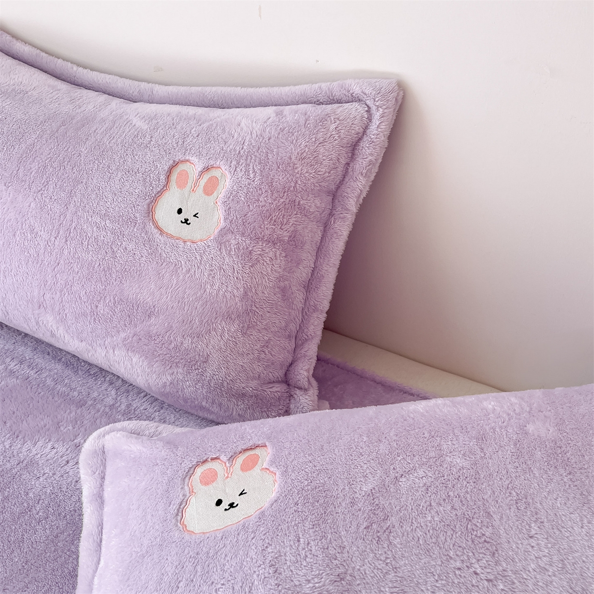 91家纺网 家纺一手货源 找家纺 （总）梦幻之城 2025新款北极绒绣花系列四件套-萌宠