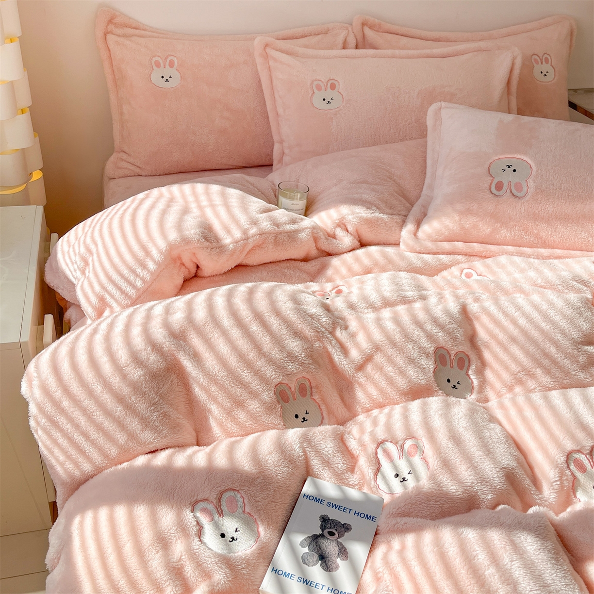 梦幻之城 2025新款北极绒绣花系列四件套-萌宠 萌宠-靓粉