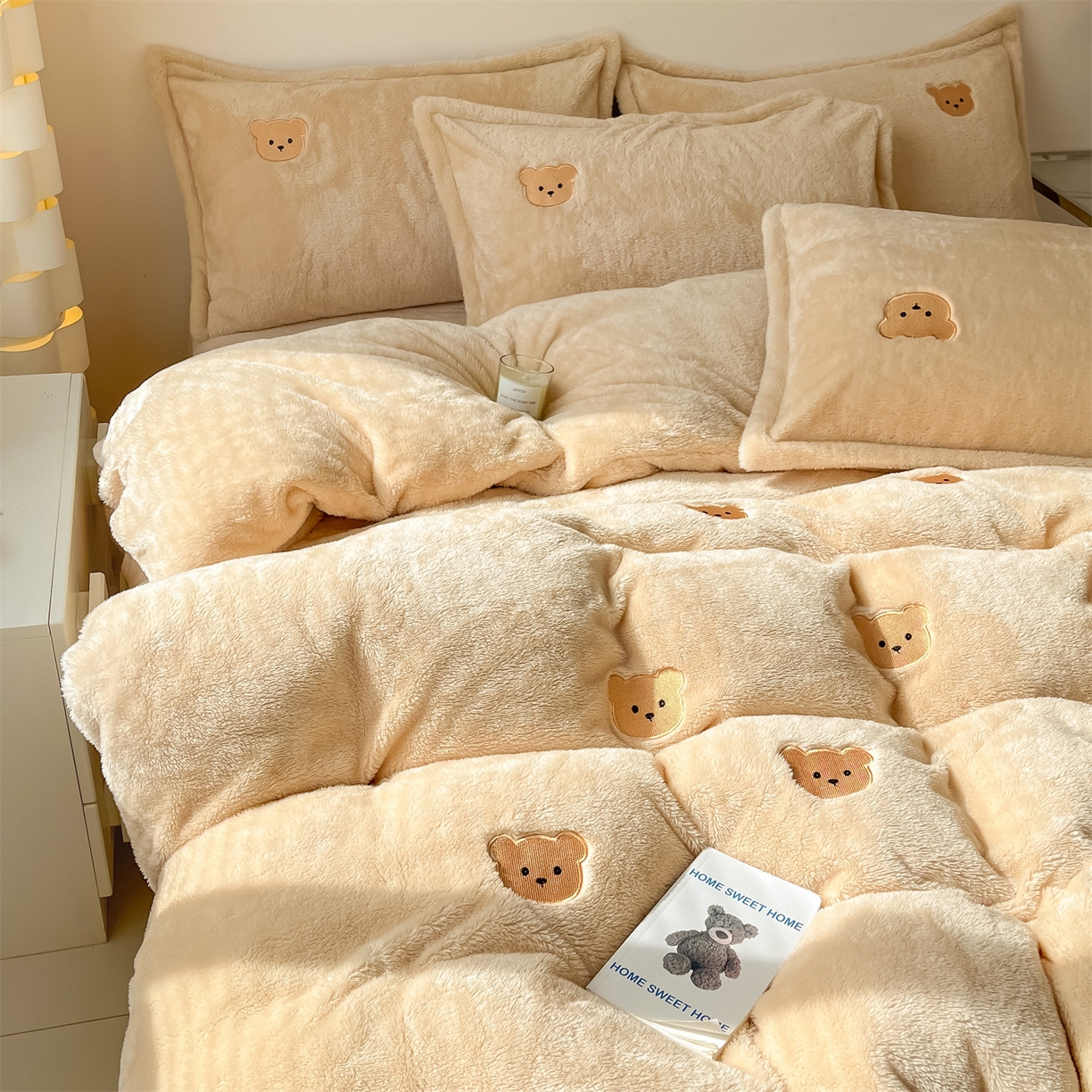 梦幻之城 2025新款北极绒绣花系列四件套-萌宠 萌宠-香槟色