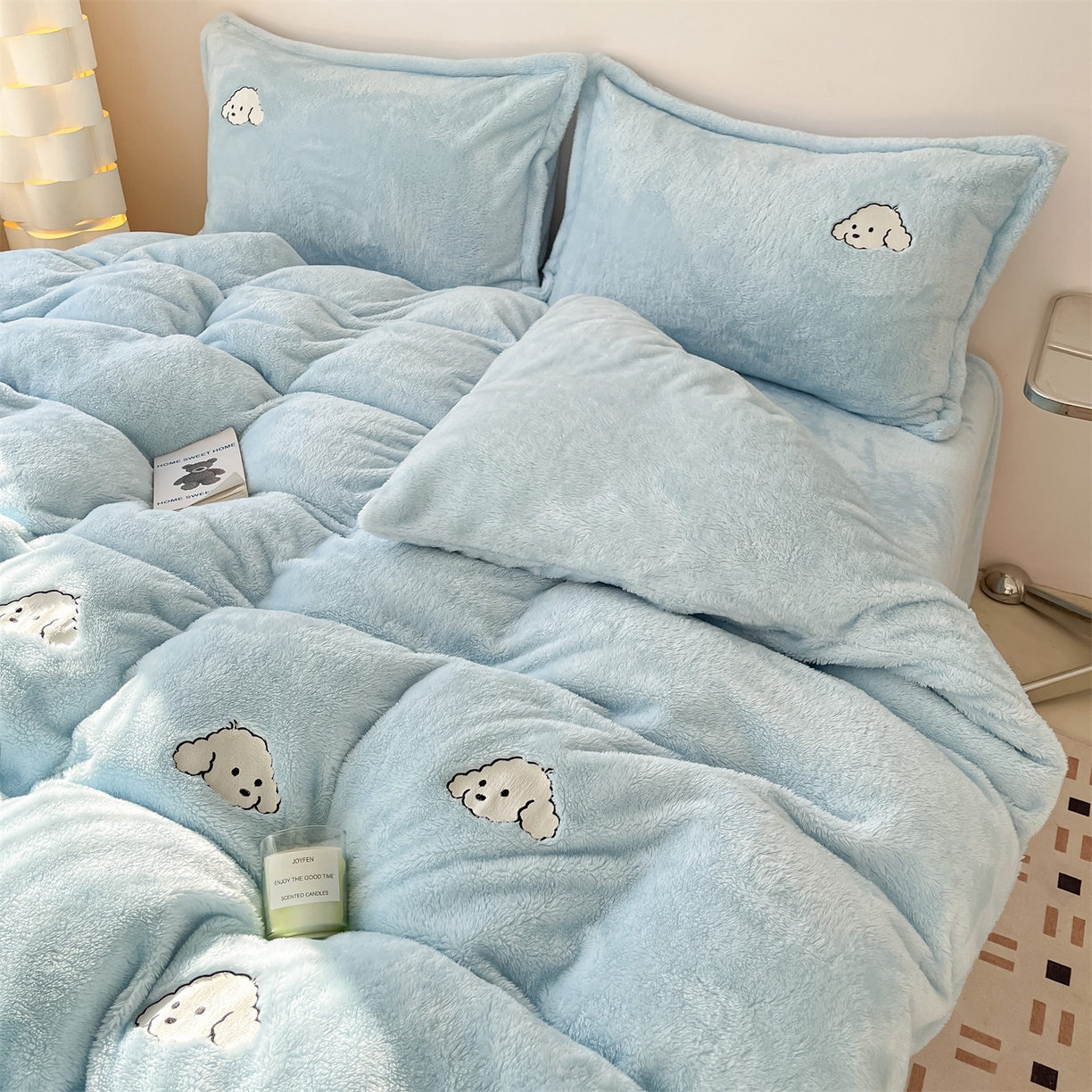 91家纺网 家纺一手货源 找家纺 梦幻之城 2025新款北极绒绣花系列四件套-萌宠 萌宠-婴儿蓝