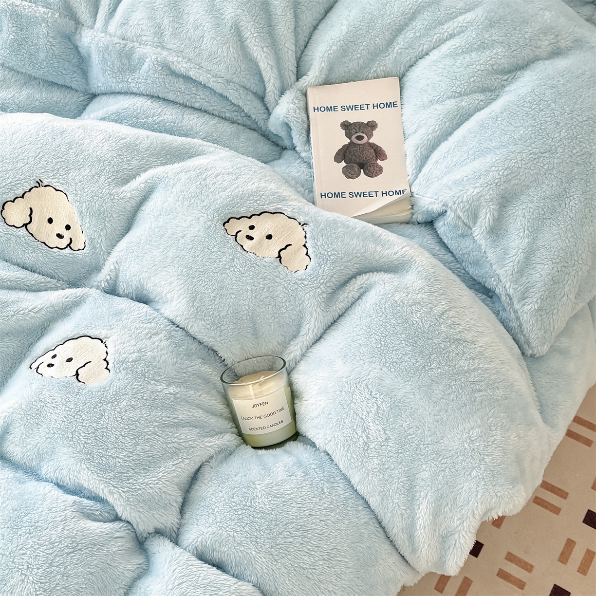 91家纺网 家纺一手货源 找家纺 梦幻之城 2025新款北极绒绣花系列四件套-萌宠 萌宠-婴儿蓝